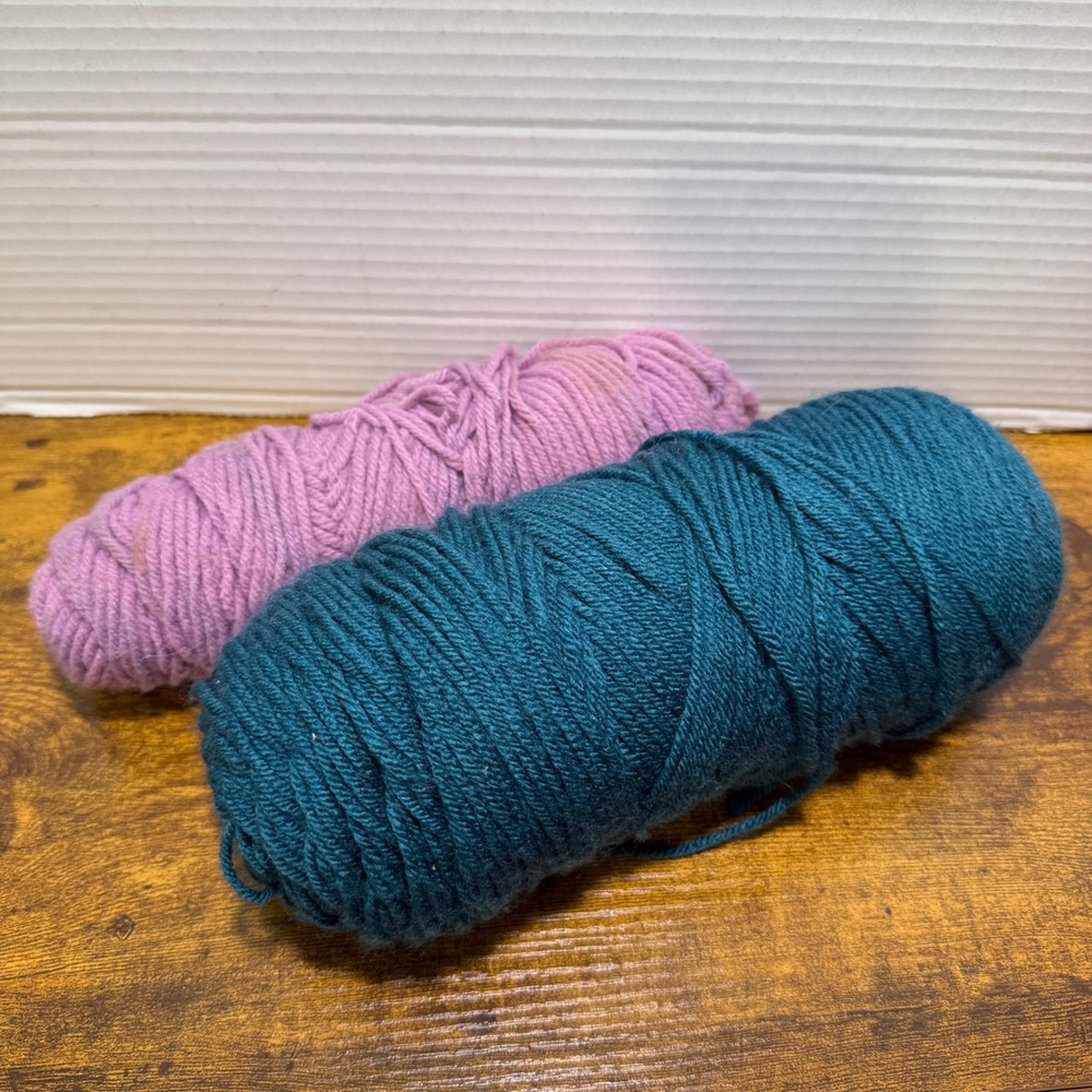 Mixed Lot 2 Skeins Acrylic Yarn Medium Weight Teal Blue Lavender Purple Crochet